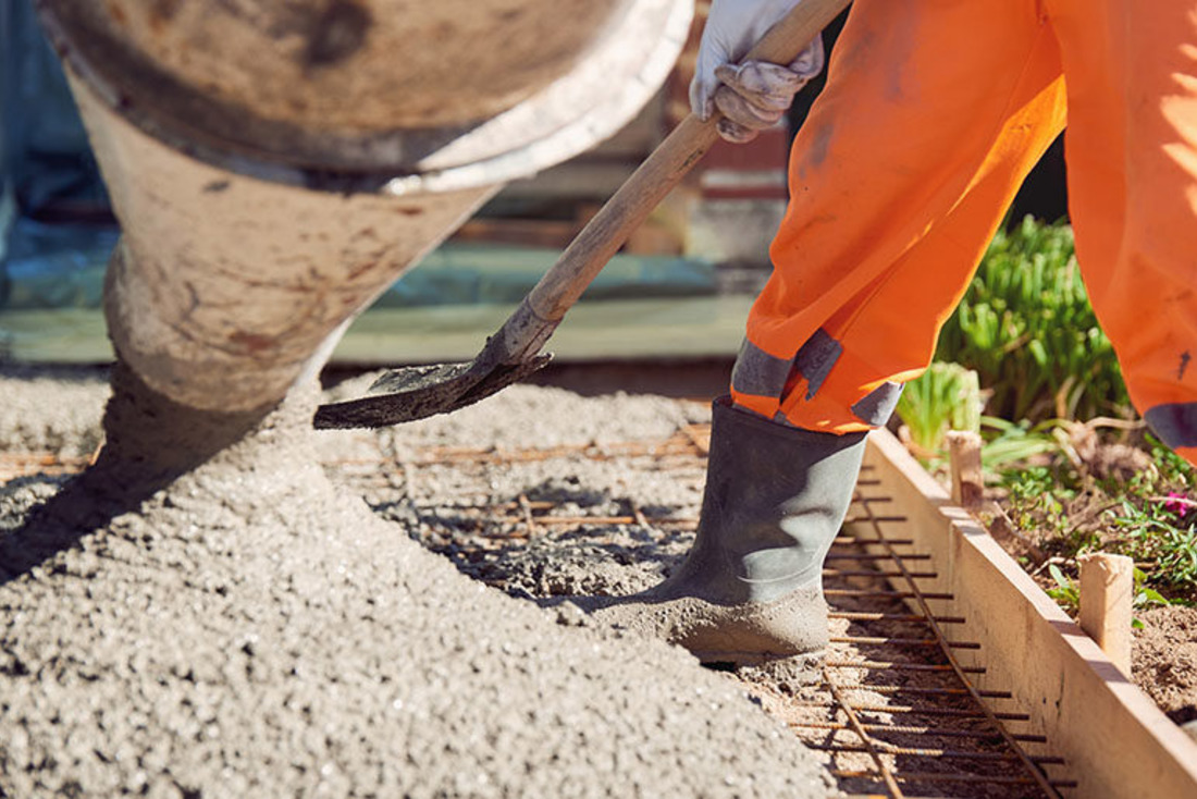 Что можно добавлять в бетон для пластичности?